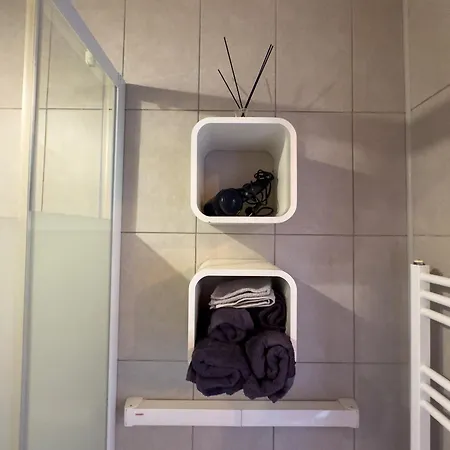 Retreat Universitate Apartamento