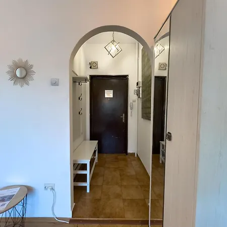 Retreat Universitate Апартаменти Бухарест