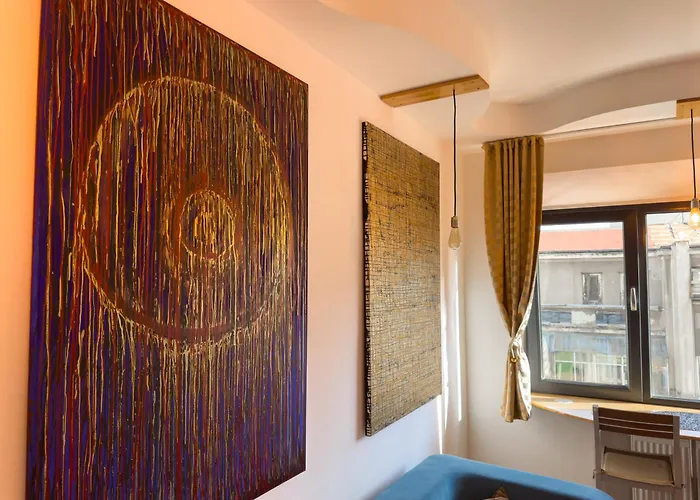 Retreat Universitate Апартаменти *