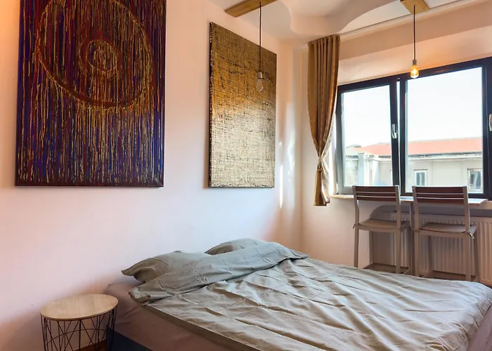 Апартаменти Retreat Universitate *