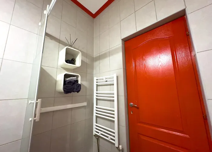 Retreat Universitate Бухарест